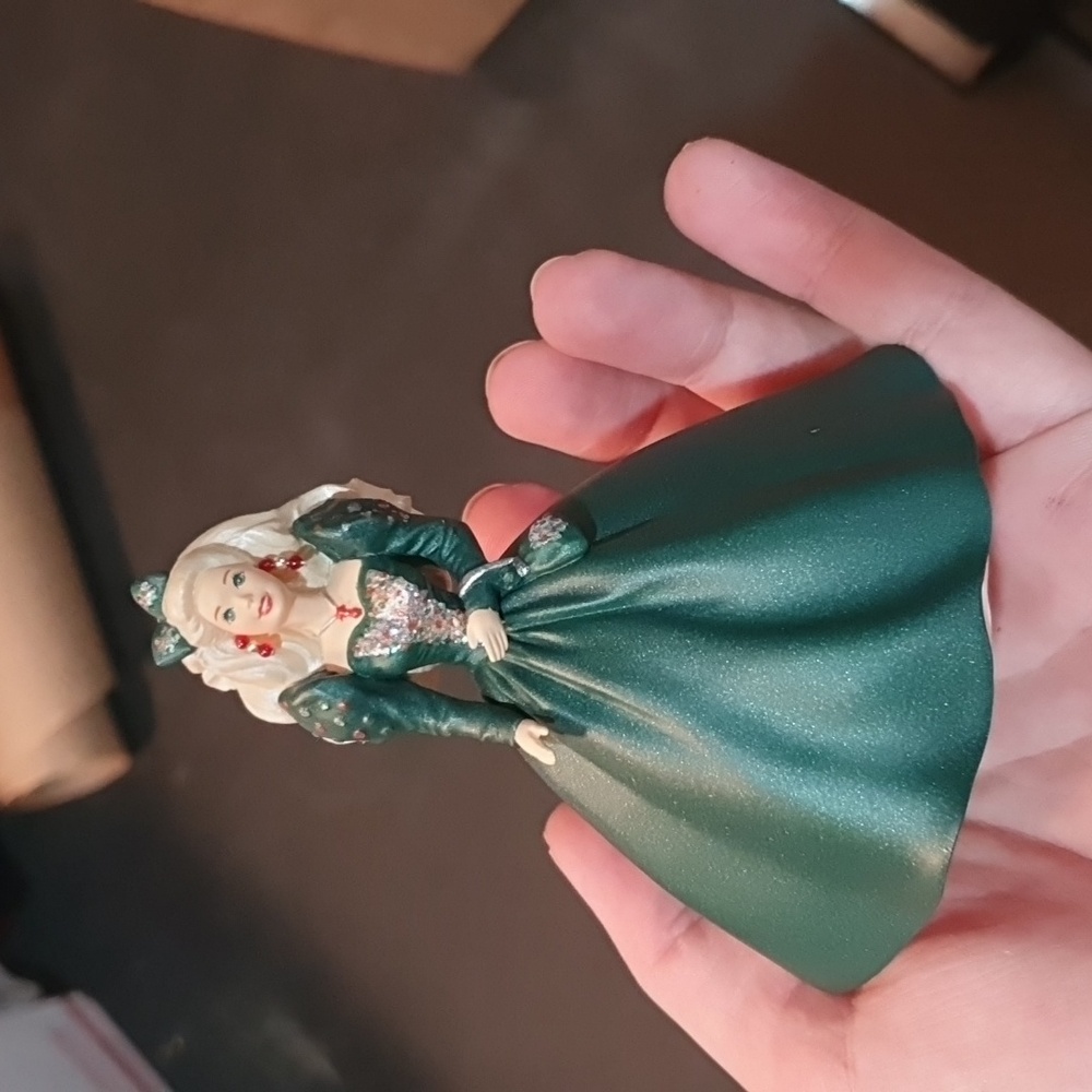 Vintage 1991 Happy Holidays Barbie Hallmark keepsake collector's club ornament - Picture 4 of 8